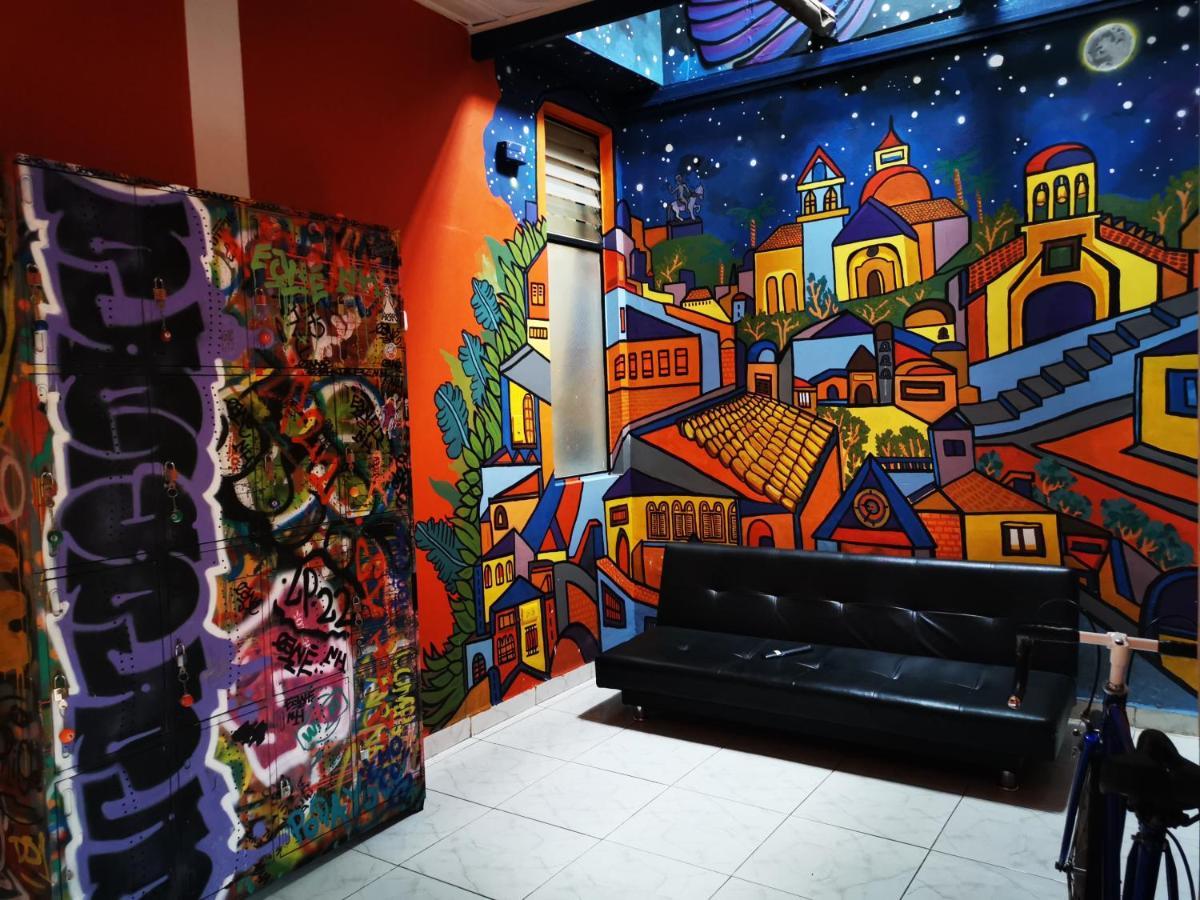 פופאיין Lienzo Hostel And Mural Art Museum מראה חיצוני תמונה