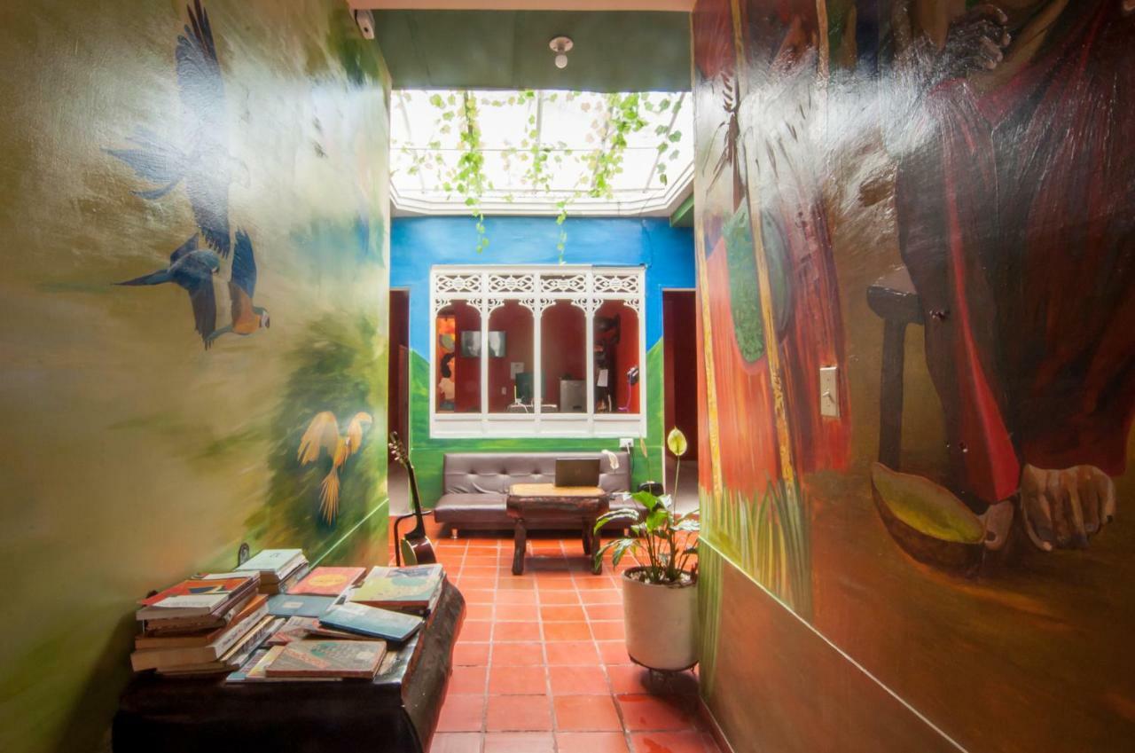פופאיין Lienzo Hostel And Mural Art Museum מראה חיצוני תמונה